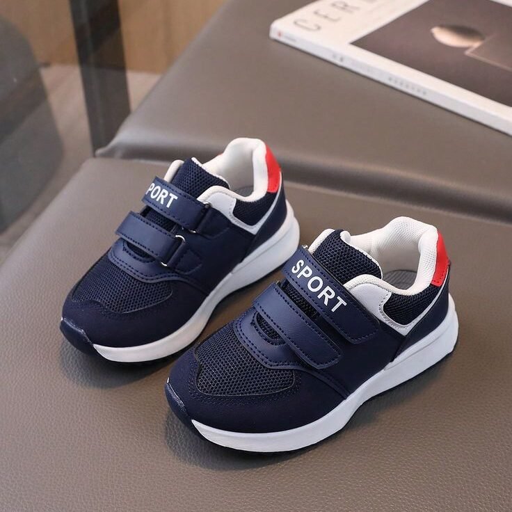 Comfortable sport slipper shoes with flexible sole and slip on style