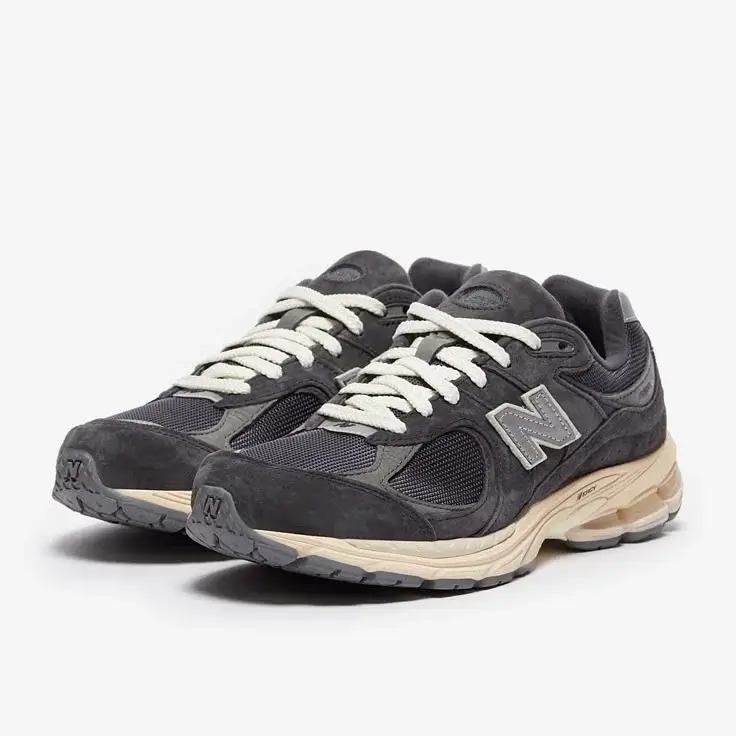 Best Men's sneakers in Valanchery new balance 2002r